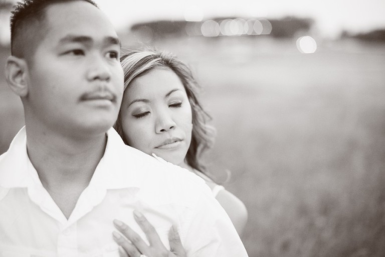 Grapevine lake engagement photographer in Texas by the beach shore