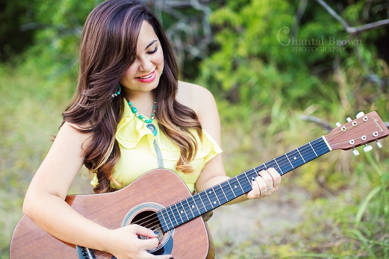 Wylie senior portrait photographer a girl playing a guitar